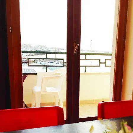 Pleasure Apartment *